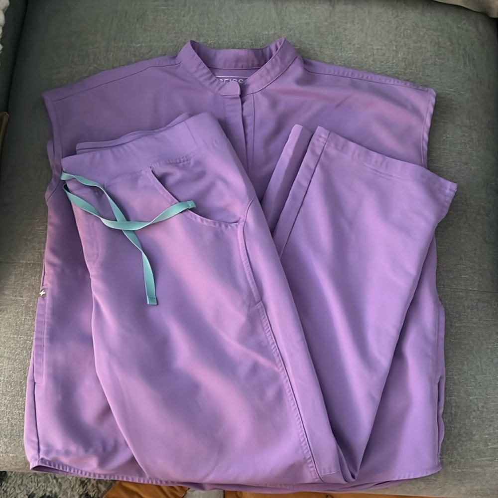 Figs scrub set
